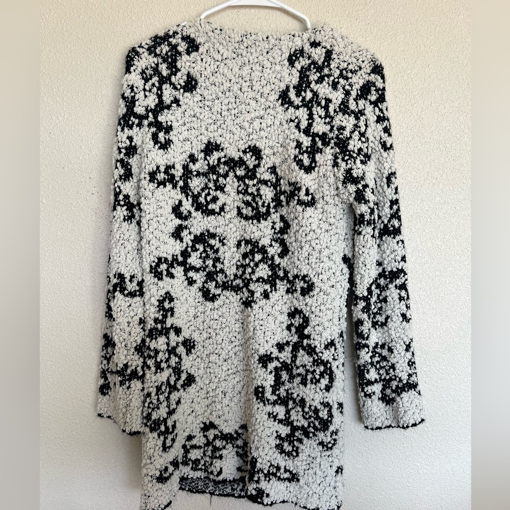 Solitaire sweater - Picture 2 of 3